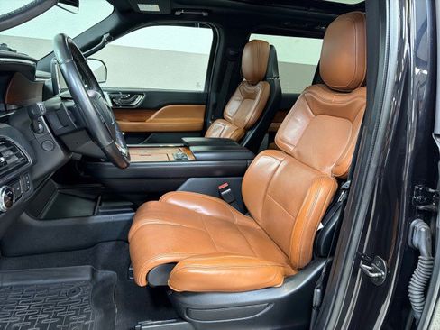 Used 2019 Lincoln Navigator L Reserve image 12
