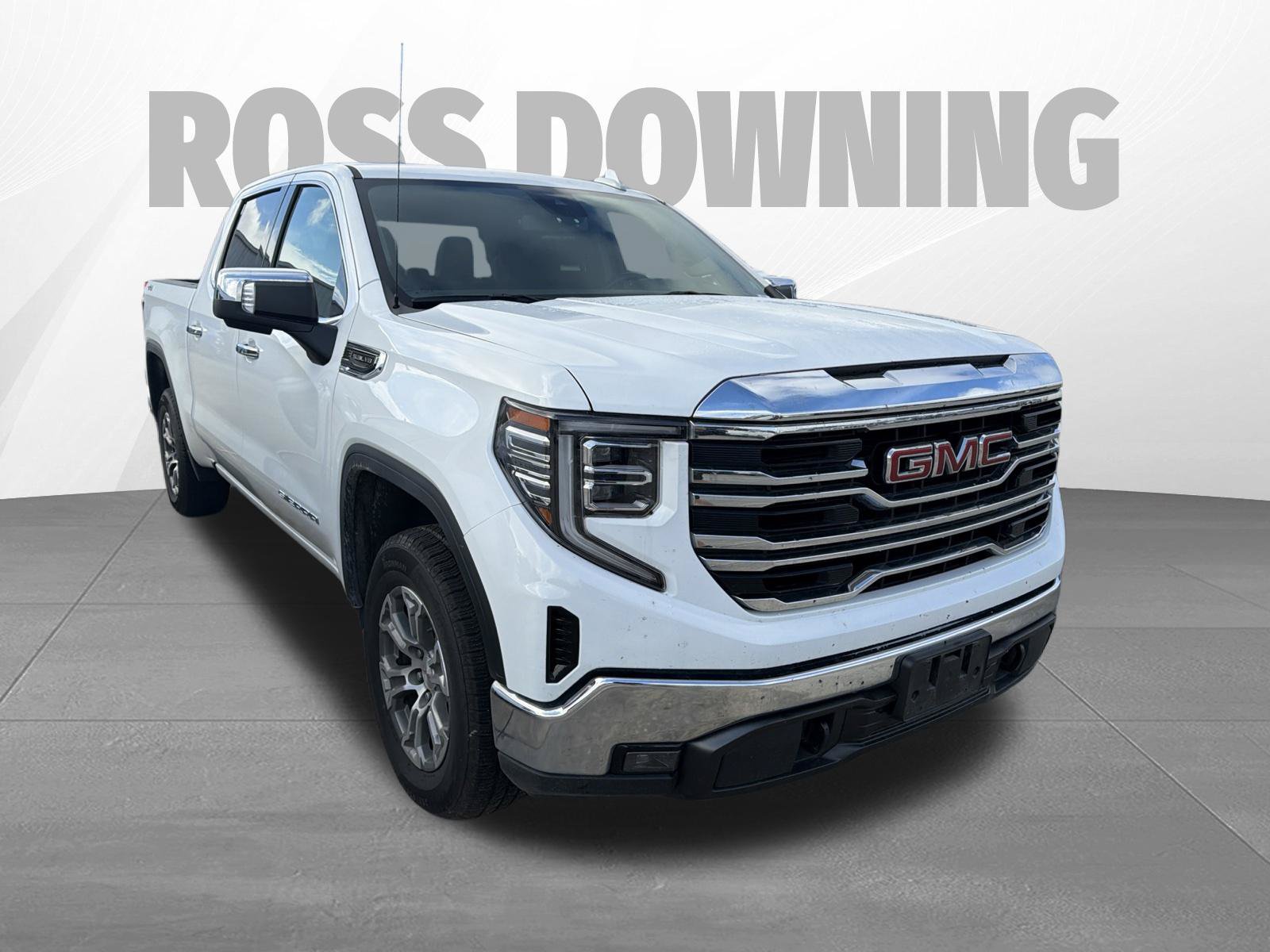 Used 2025 GMC Sierra 1500 SLT AWD/4WD image 3