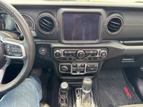 Used 2021 Jeep Wrangler Unlimited Sahara AWD/4WD image 20