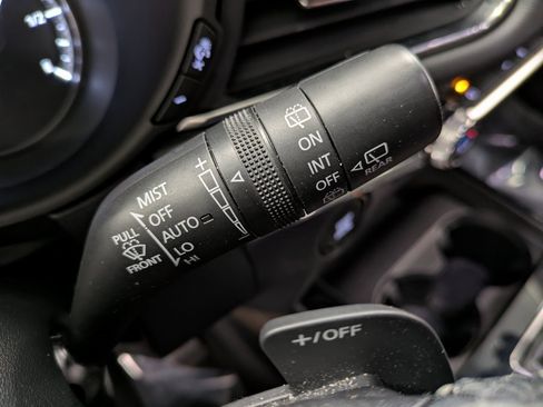 Used 2020 MAZDA CX-30 Premium image 18