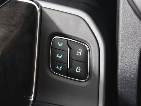 New 2026 Ford F250 Lariat w/ Black Appearance Package image 41