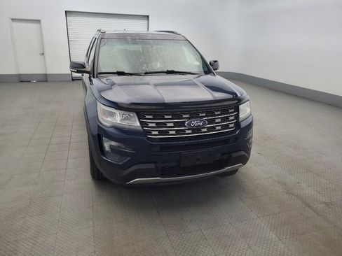 Used 2016 Ford Explorer XLT w/ Equipment Group 202A AWD/4WD image 14