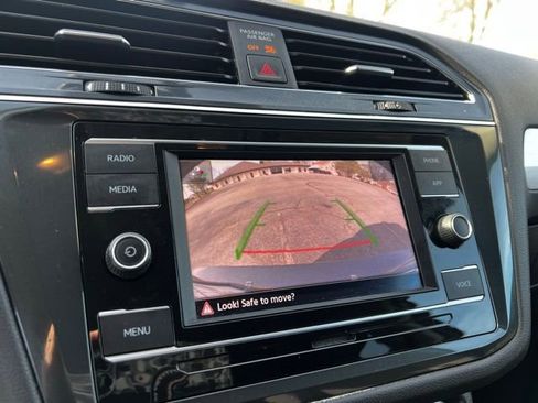 Used 2020 Volkswagen Tiguan S image 39