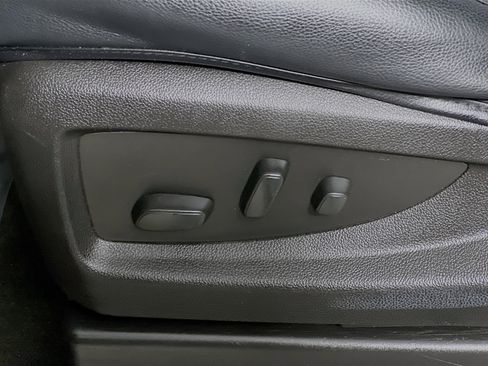 Used 2018 Chevrolet Silverado 1500 LT w/ All Star Edition image 16