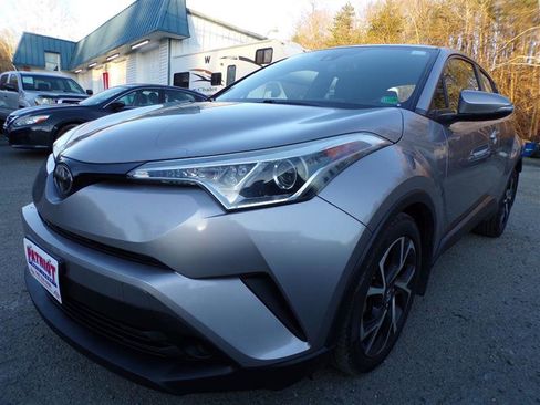 Used 2018 Toyota C-HR XLE image 3