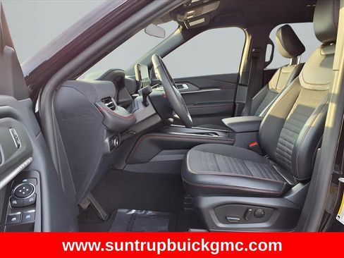 Used 2025 Ford Explorer ST-Line w/ ST-Line Street Pack image 25