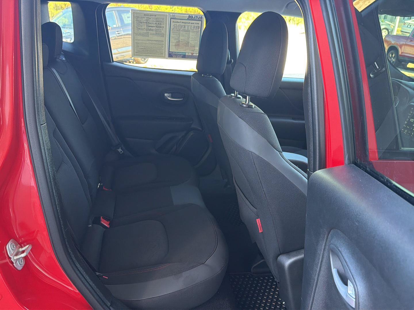 Used 2023 Jeep Renegade Trailhawk AWD/4WD image 12