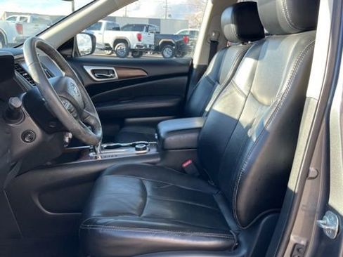Used 2018 Nissan Pathfinder Platinum image 28