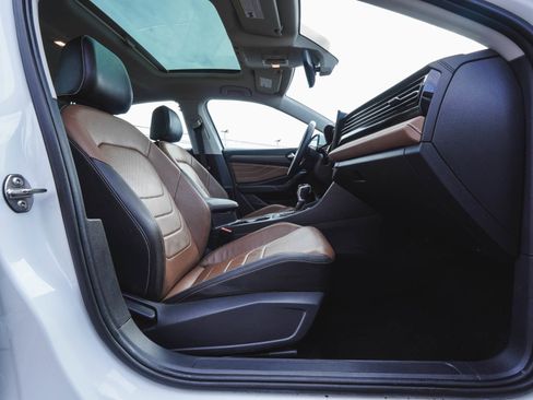 Used 2025 Volkswagen Jetta SEL image 41