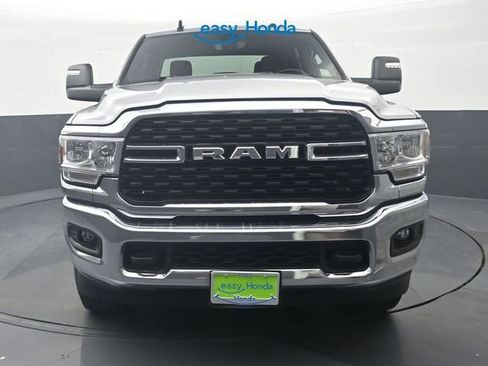 Used 2024 RAM 2500 Big Horn AWD/4WD image 3