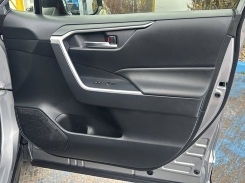Used 2019 Toyota RAV4 XLE Premium w/ All Weather Liner Package image 17