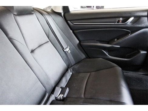 Used 2018 Honda Accord LX image 10