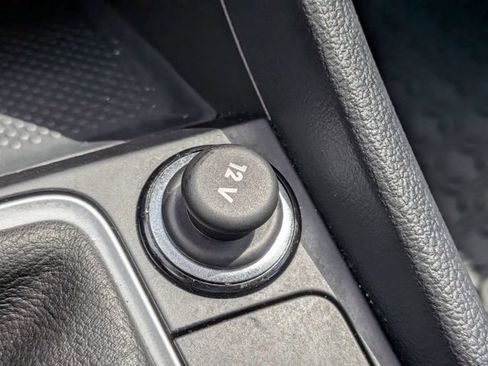 Used 2024 Volkswagen Jetta SE FWD image 23