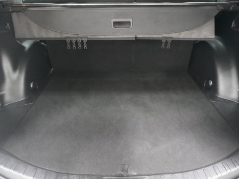 Used 2018 Toyota RAV4 XLE FWD image 25