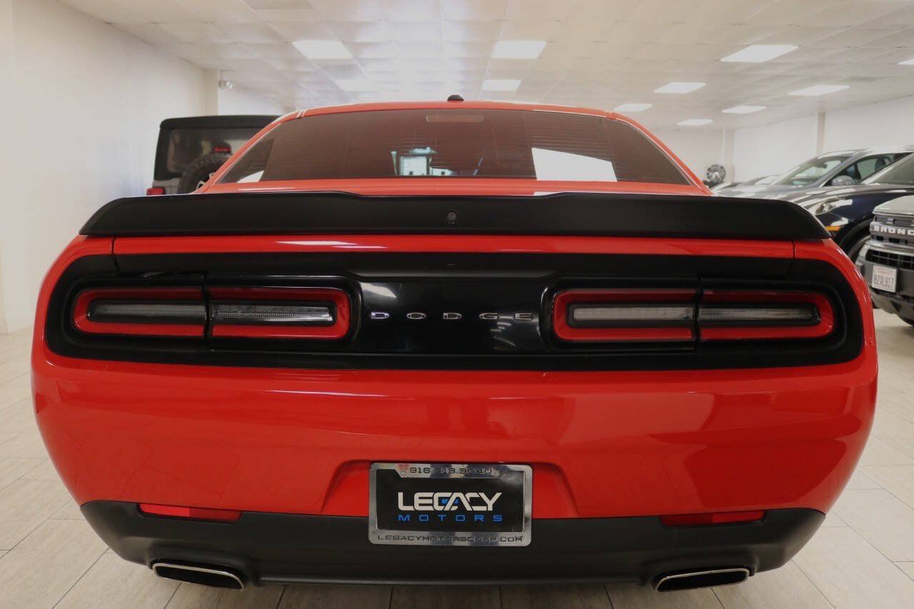 Used 2023 Dodge Challenger SXT RWD image 7