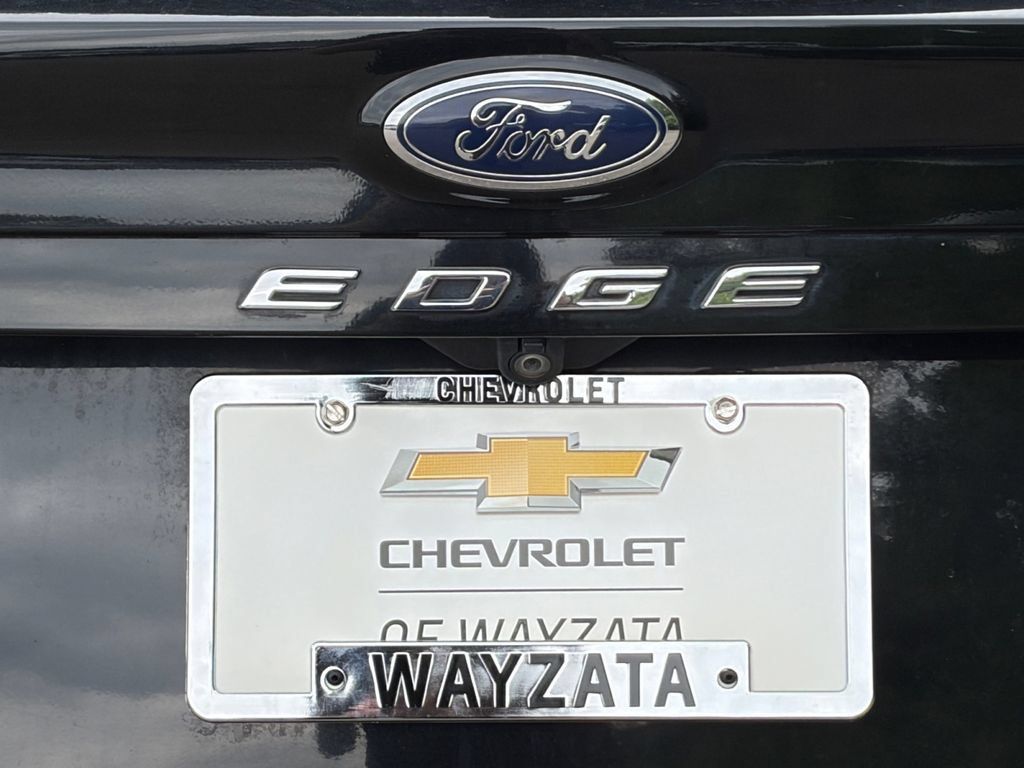 Used 2022 Ford Edge Titanium AWD/4WD image 11