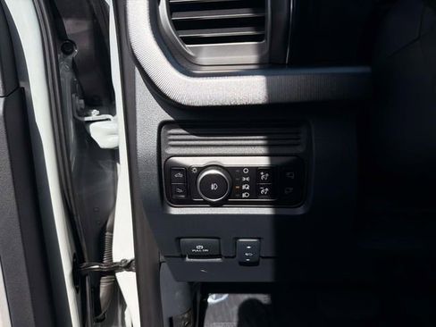 Used 2025 Ford F250 Platinum w/ Tremor Off-Road Package image 25