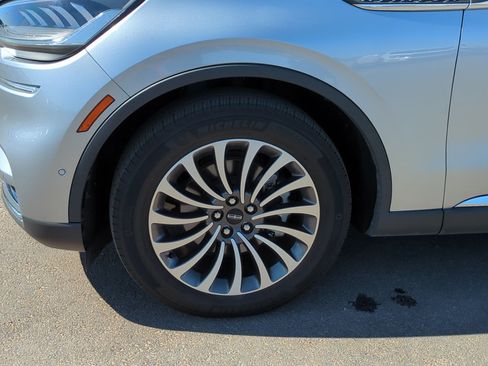 Used 2023 Lincoln Aviator Reserve w/ Equipment Group 201A RWD image 11