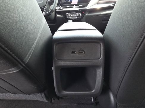 New 2026 Chevrolet Trax RS w/ Sunroof Package FWD image 31