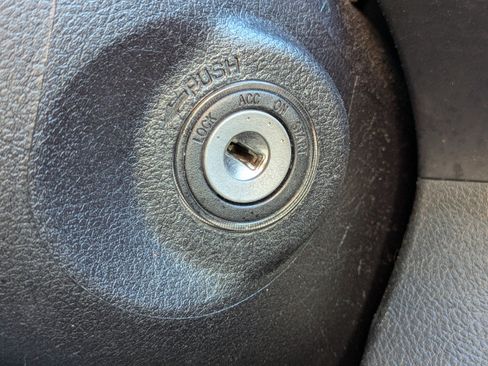 Used 2017 Toyota Camry SE image 34