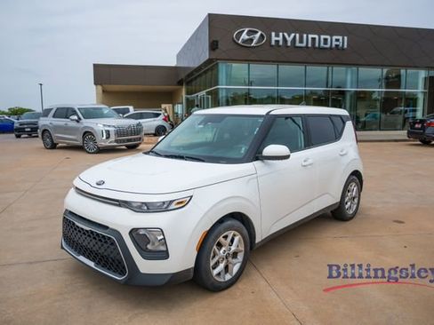 Used 2021 Kia Soul S FWD image 1