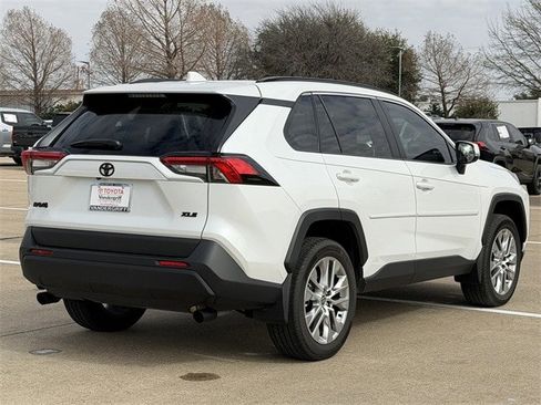 Used 2025 Toyota RAV4 XLE Premium image 4