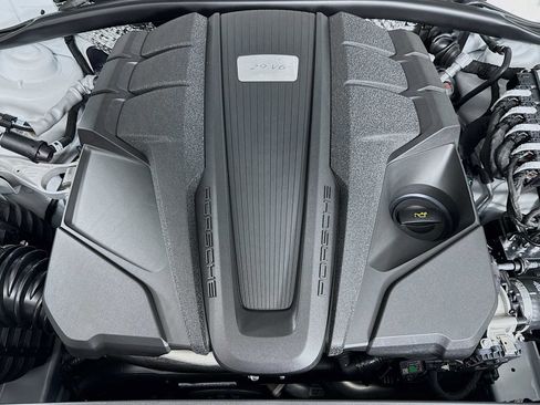 New 2026 Porsche Macan GTS image 32