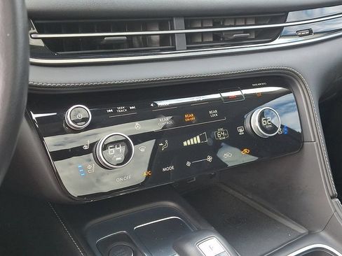 Used 2023 INFINITI QX60 Luxe w/ Vision Package AWD/4WD image 16