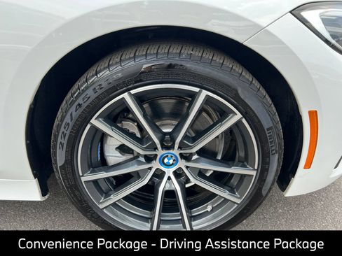 Used 2022 BMW 330e xDrive w/ Driving Assistance Package AWD/4WD image 14
