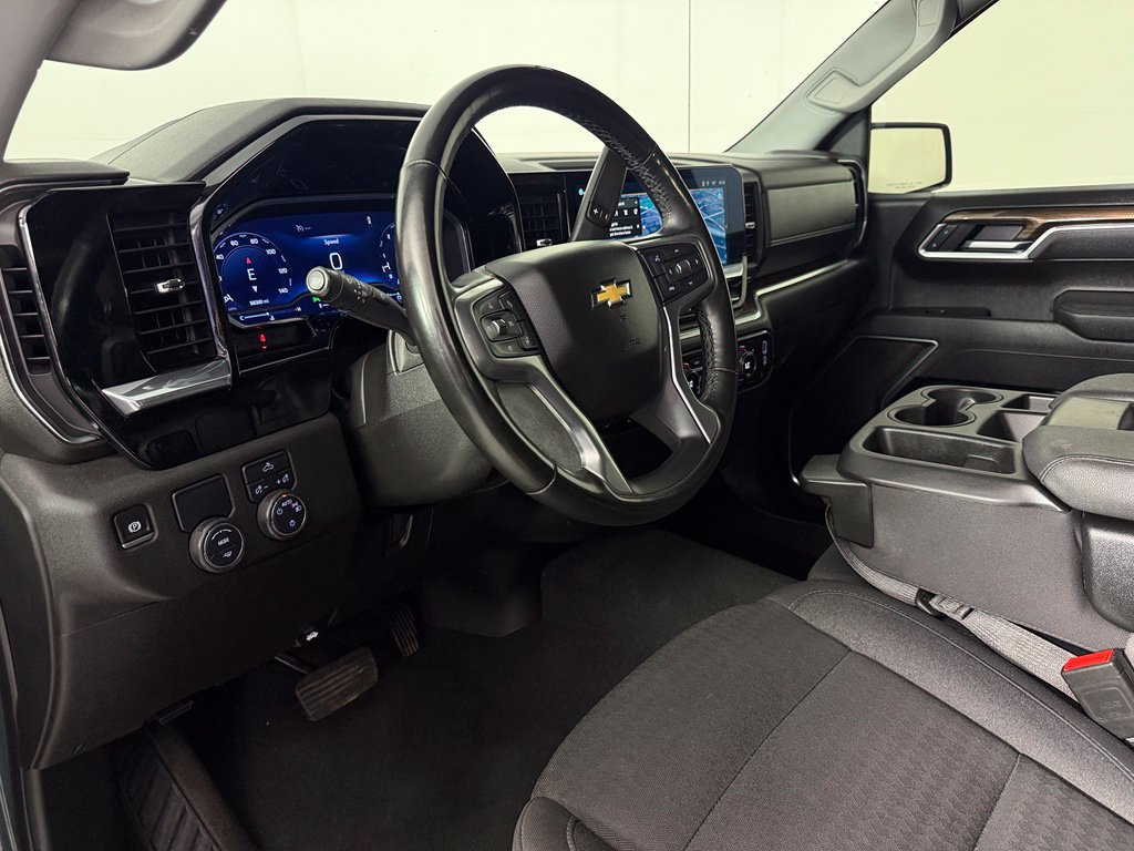 Used 2025 Chevrolet Silverado 1500 LT RWD image 12
