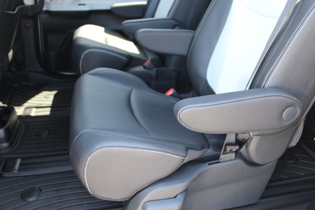Certified 2026 Toyota Sienna XSE FWD image 31