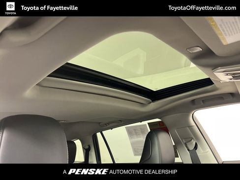 Used 2026 Toyota Highlander Limited image 6