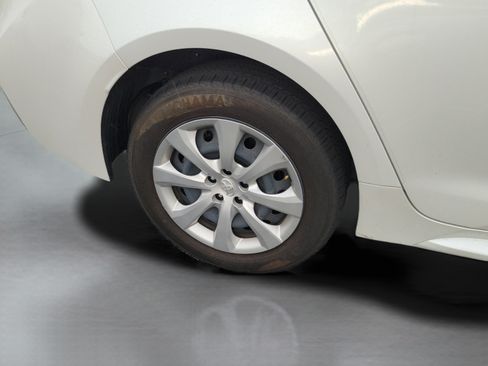 Used 2024 Toyota Corolla LE FWD image 18