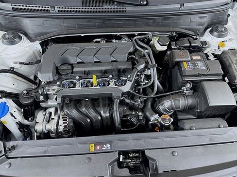 New 2025 Hyundai Venue SEL FWD image 27