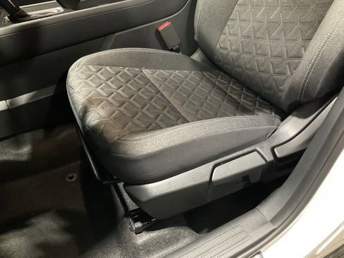 Used 2026 Nissan Kicks SV w/ SV Premium Package image 28