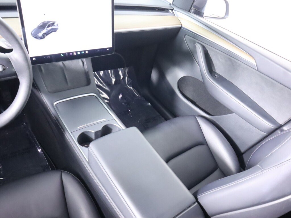 Used 2023 Tesla Model Y Long Range AWD/4WD image 30