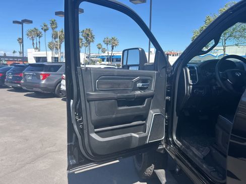 Used 2024 RAM 2500 Laramie w/ Night Edition image 41