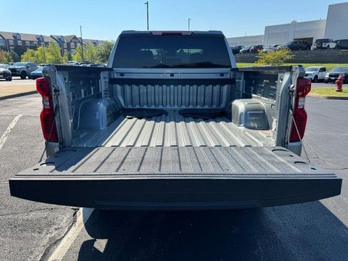 Used 2023 Chevrolet Silverado 1500 LT w/ Z71 Off-Road Package AWD/4WD image 6