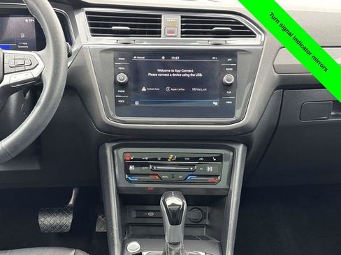 Used 2022 Volkswagen Tiguan SE image 30