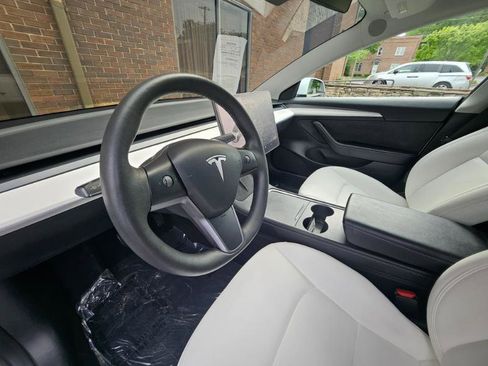 Used 2023 Tesla Model 3 Standard Range RWD image 30