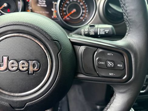 Used 2018 Jeep Wrangler Unlimited Sport S AWD/4WD image 25