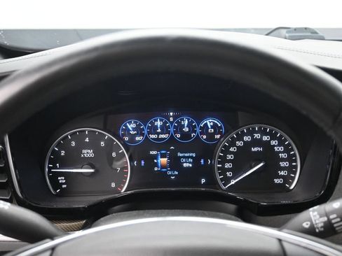 Used 2017 Cadillac XT5 Platinum w/ Driver Assist Package AWD/4WD image 12