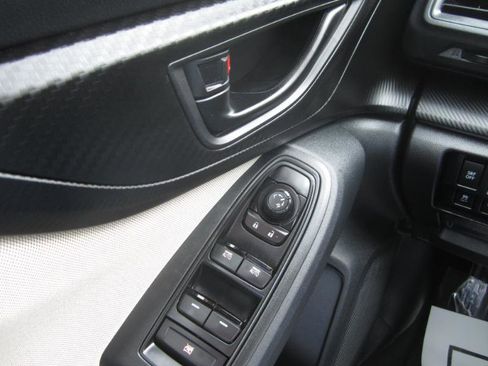 Used 2018 Subaru Impreza 2.0i Premium w/ Eyesight & BSD & Rcta image 28