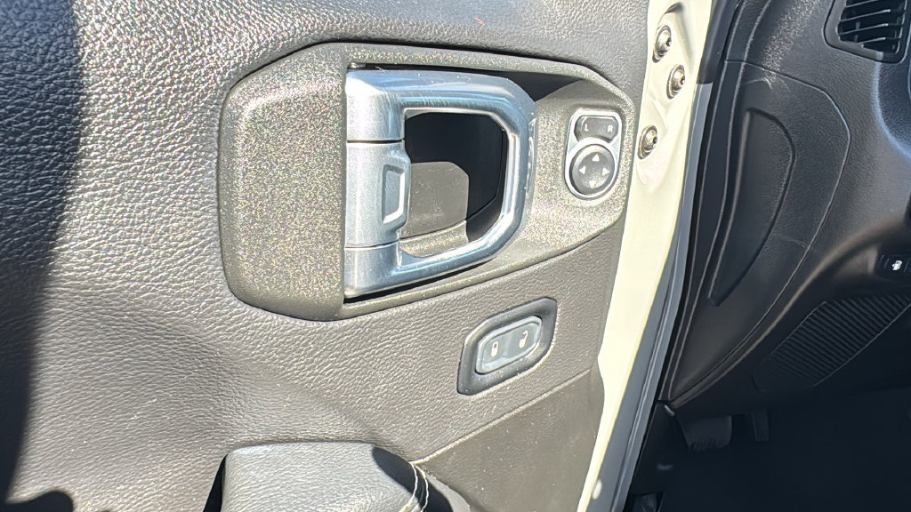 Certified 2023 Jeep Wrangler Unlimited Sahara AWD/4WD image 25