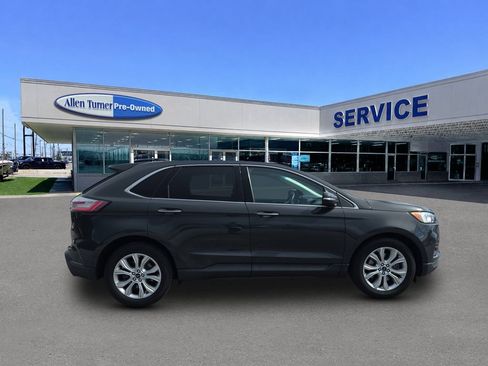 Used 2021 Ford Edge Titanium AWD/4WD image 9
