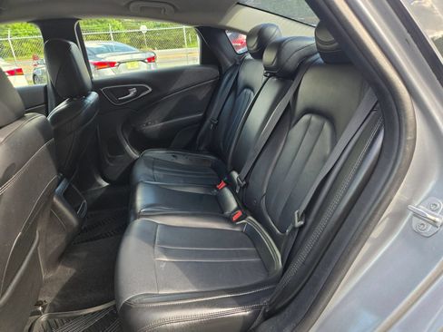Used 2017 Chrysler 200 Limited Platinum FWD image 8
