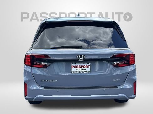 Used 2026 Honda Odyssey Elite image 3