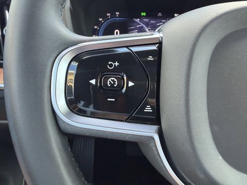 Certified 2023 Volvo XC60 B5 Ultimate w/ Protection Package Premier image 28