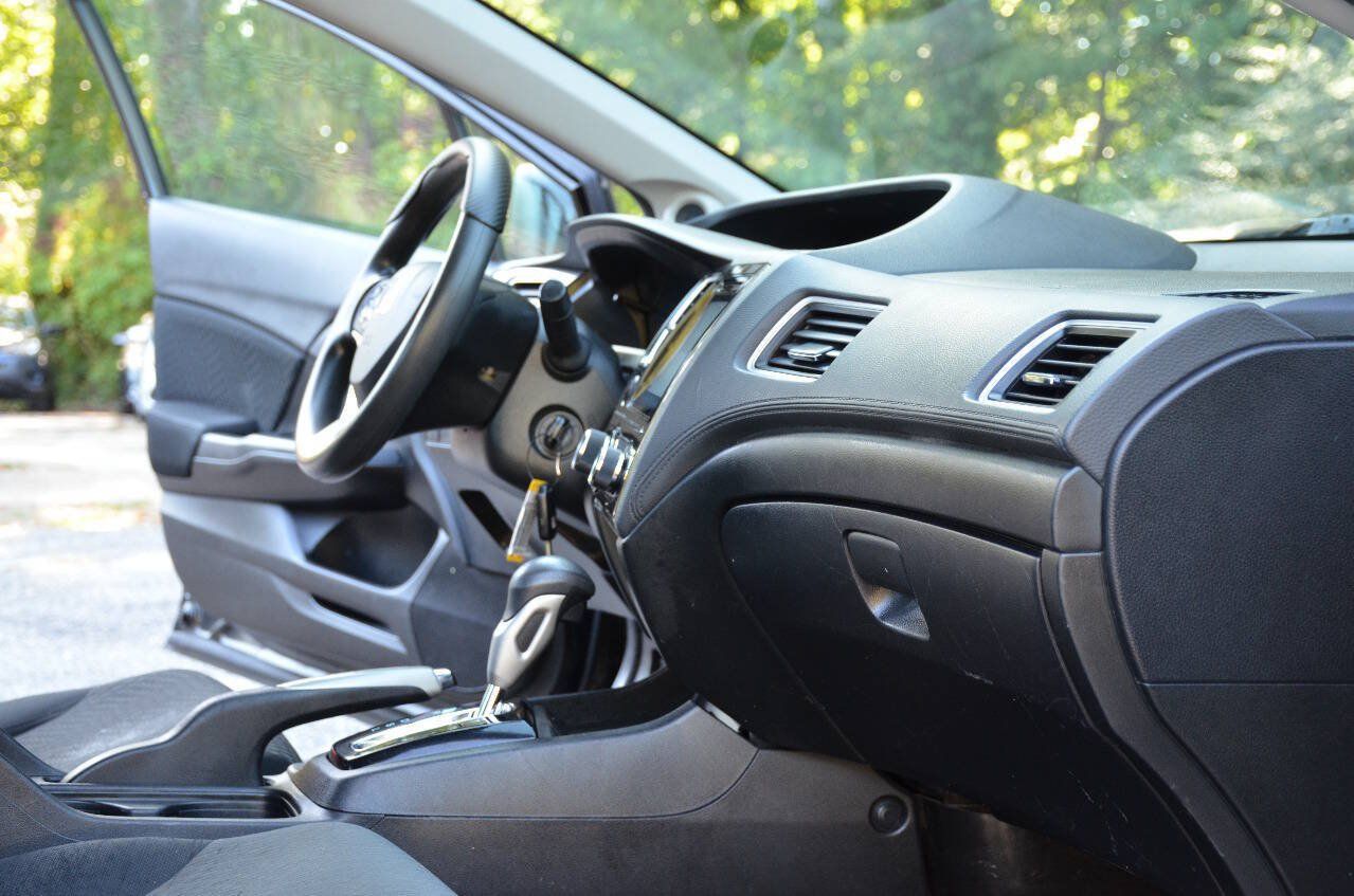 Used 2015 Honda Civic SE image 11