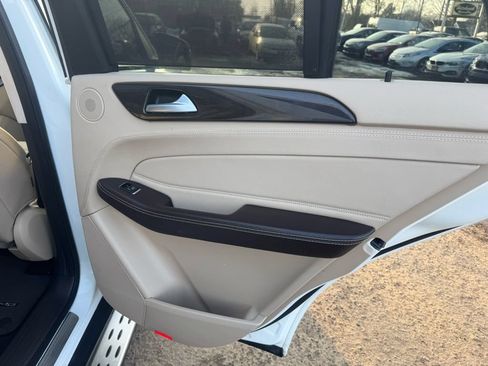 Used 2019 Mercedes-Benz GLE 43 AMG 4MATIC image 25